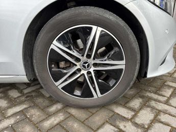 MERCEDES-BENZ C CLASS C200 Sport Premium 4Dr 9G-Tronic