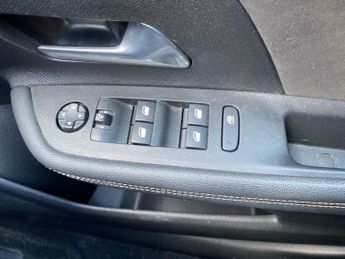 VAUXHALL MOKKA 50Kwh Ultimate Suv 5Dr Electric Auto (136 Ps)