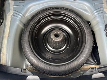 TOYOTA YARIS 1.5 Vvt-H Icon Hatchback 5Dr Petrol Hybrid E-Cvt Euro 6 (101 Ps)