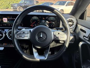 MERCEDES-BENZ CLA Cla 220D Amg Line Premium Plus 4Dr Tip Auto