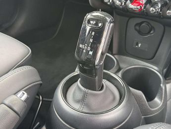 MINI HATCHBACK 1.5 Cooper Exclusive 3Dr Auto