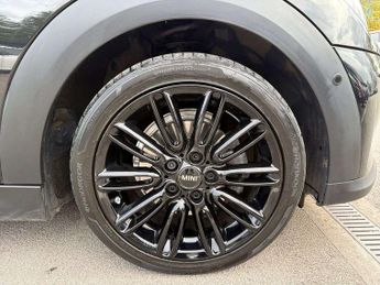 MINI HATCHBACK 1.5 Cooper Exclusive 3Dr Auto