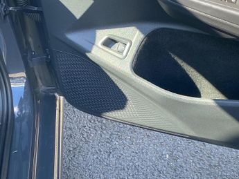 VOLKSWAGEN GOLF 1.4 Tsi 13Kwh Style Hatchback 5Dr Petrol Plug-In Hybrid Dsg Euro