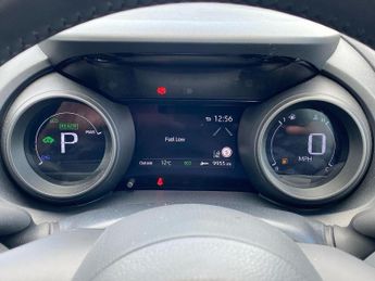 TOYOTA YARIS 1.5 Hybrid Design 5Dr Cvt