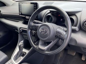 TOYOTA YARIS 1.5 Hybrid Design 5Dr Cvt