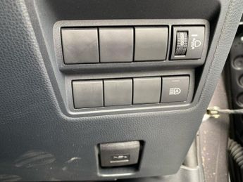 TOYOTA YARIS 1.5 Hybrid Design 5Dr Cvt