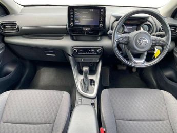 TOYOTA YARIS 1.5 Hybrid Design 5Dr Cvt