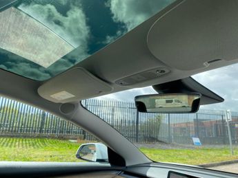 TESLA MODEL 3 (Dual Motor) Long Range Saloon 4Dr Electric Auto 4Wde (346 Ps)