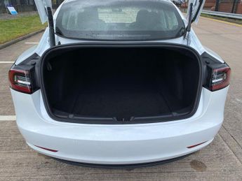 TESLA MODEL 3 (Dual Motor) Long Range Saloon 4Dr Electric Auto 4Wde (346 Ps)