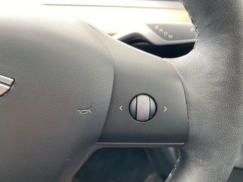 TESLA MODEL 3 (Dual Motor) Long Range Saloon 4Dr Electric Auto 4Wde (346 Ps)