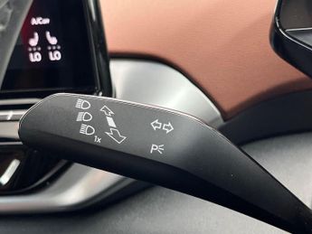 VOLKSWAGEN ID.4 Pro Performance 77Kwh Life Suv 5Dr Electric Auto (204 Ps)