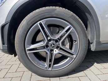 MERCEDES-BENZ GLC Glc 220D 4Matic Amg Line 5Dr 9G-Tronic