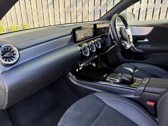 MERCEDES-BENZ CLA Cla 200 Amg Line Executive 4Dr Tip Auto