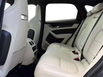 JAGUAR F-PACE 2.0 D200 R-Dynamic Hse 5Dr Auto Awd
