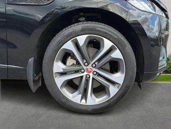 JAGUAR F-PACE 2.0 D200 R-Dynamic Hse 5Dr Auto Awd