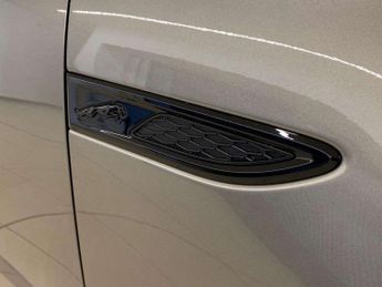 JAGUAR E-PACE 1.5 P300E R-Dynamic Black 5Dr Auto