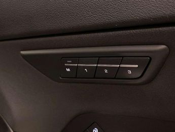 JAGUAR E-PACE 1.5 P300E R-Dynamic Black 5Dr Auto