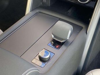 LAND ROVER DISCOVERY 3.0 D300 Dynamic Hse 5Dr Auto