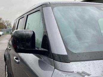 LAND ROVER DEFENDER 3.0 D250 Se 110 5Dr Auto