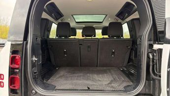 LAND ROVER DEFENDER 3.0 D250 Se 110 5Dr Auto