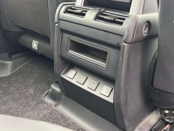 LAND ROVER DEFENDER 3.0 D250 Se 110 5Dr Auto