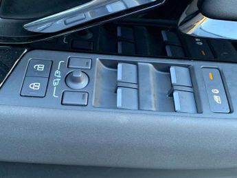 LAND ROVER RANGE ROVER EVOQUE 2.0 D165 S 5Dr Auto