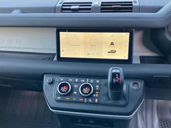 LAND ROVER DEFENDER 3.0 D250 Hard Top Se Auto [3 Seat]