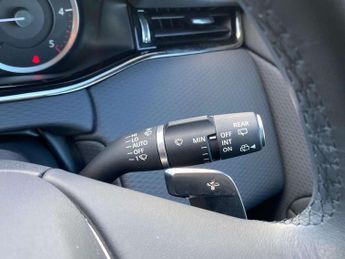 LAND ROVER RANGE ROVER EVOQUE 2.0 D200 R-Dynamic S 5Dr Auto