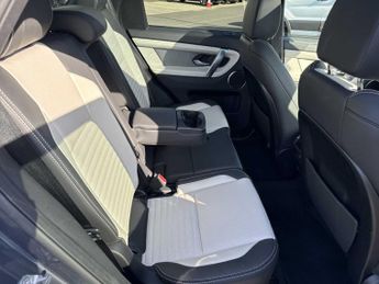 LAND ROVER DISCOVERY SPORT 2.0 D200 Dynamic Hse 5Dr Auto [7 Seat]