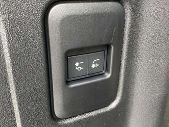 LAND ROVER DEFENDER 2.0 P400E Xs Edition 110 5Dr Auto