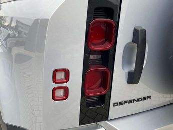 LAND ROVER DEFENDER 3.0 D250 Hard Top Auto
