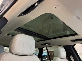 LAND ROVER RANGE ROVER 3.0 P440E Se 4Dr Auto
