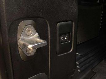LAND ROVER DEFENDER 3.0 D250 Xs Edition 110 5Dr Auto
