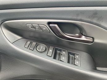 HYUNDAI I30 1.6 Se Nav 5Dr Auto