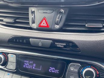 HYUNDAI I30 1.6 Se Nav 5Dr Auto