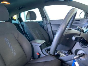 HYUNDAI TUCSON 1.7 Crdi Blue Drive Go! Se Suv 5Dr Diesel Dct Euro 6 (S/S) (141 