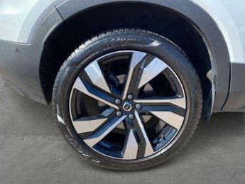 VOLVO XC40 2.0 B3P Ultimate Dark 5Dr Auto