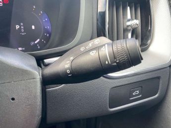 VOLVO XC60 2.0 B4D Plus Dark 5Dr Awd Geartronic