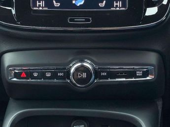 VOLVO XC40 2.0 B4P R Design Pro 5Dr Auto [7 Speed]
