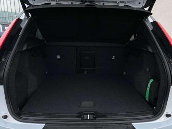 VOLVO XC40 2.0 B4P R Design Pro 5Dr Auto [7 Speed]