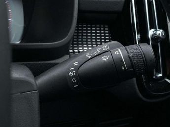 VOLVO XC40 2.0 B4P R Design Pro 5Dr Auto [7 Speed]