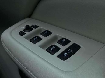 VOLVO V60 2.0 B5P Inscription 5Dr Auto