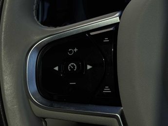 VOLVO XC60 2.0 B5P Ultimate Dark 5Dr Awd Geartronic