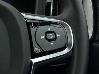 VOLVO XC60 2.0 B4P Plus Dark 5Dr Geartronic