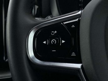 VOLVO XC60 2.0 B4P Plus Dark 5Dr Geartronic
