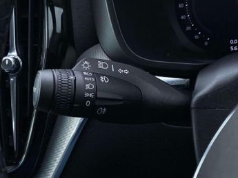 VOLVO XC60 2.0 B4P Plus Dark 5Dr Geartronic
