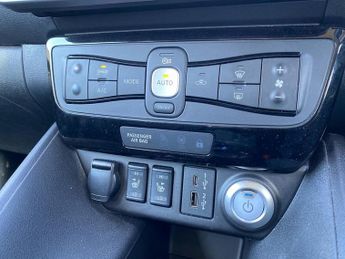 NISSAN LEAF 39Kwh N-Connecta Hatchback 5Dr Electric Auto (150 Ps)