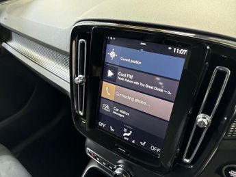 VOLVO XC40 2.0 T4 R-Design Suv 5Dr Petrol Auto Euro 6 (S/S) (190 Ps)