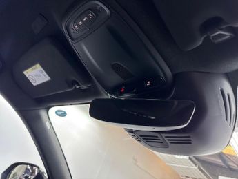 VOLVO XC40 2.0 T4 R-Design Suv 5Dr Petrol Auto Euro 6 (S/S) (190 Ps)