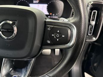 VOLVO XC40 2.0 T4 R-Design Suv 5Dr Petrol Auto Euro 6 (S/S) (190 Ps)